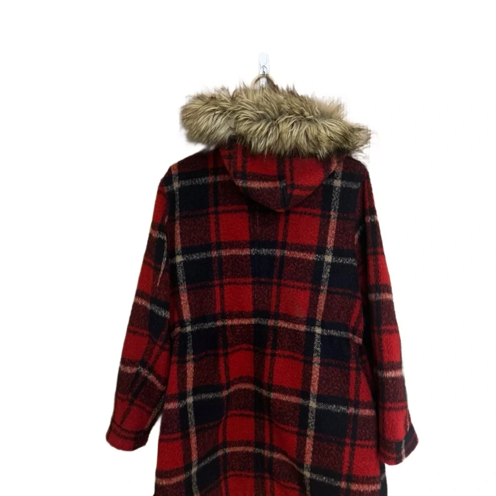 American Eagle Outfitters Red and Black Plaid Jacket with Faux Fur - Picture 4 of 8